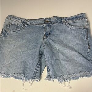 Vintage LEI Sz 17 Juniors Ashley Trouble Flare Cut Off Denim Jean Shorts